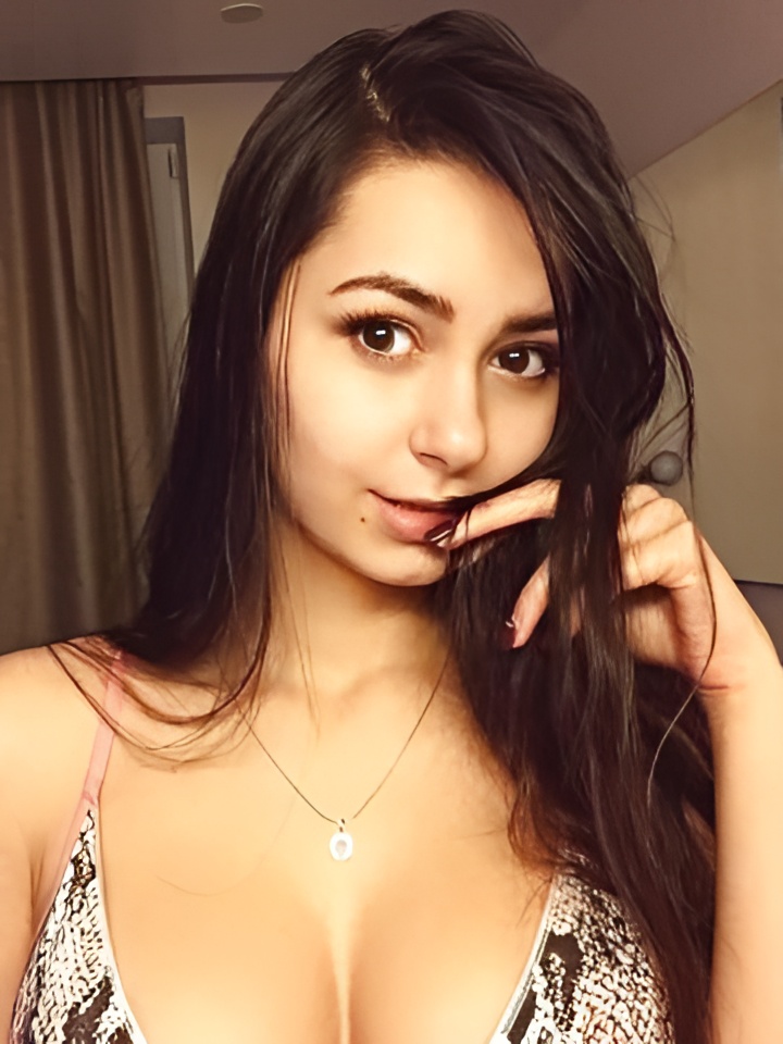 Агнесса привлекальеная девушка из Томска цена от 10000 руб