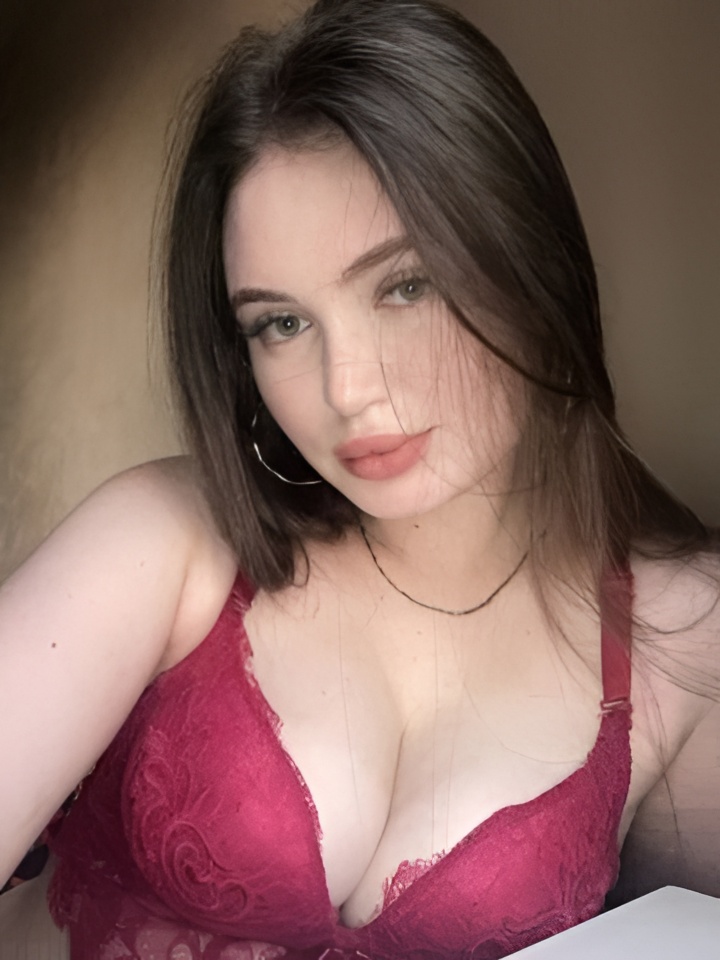 Милана привлекальеная девушка из Томска цена от 3000 руб