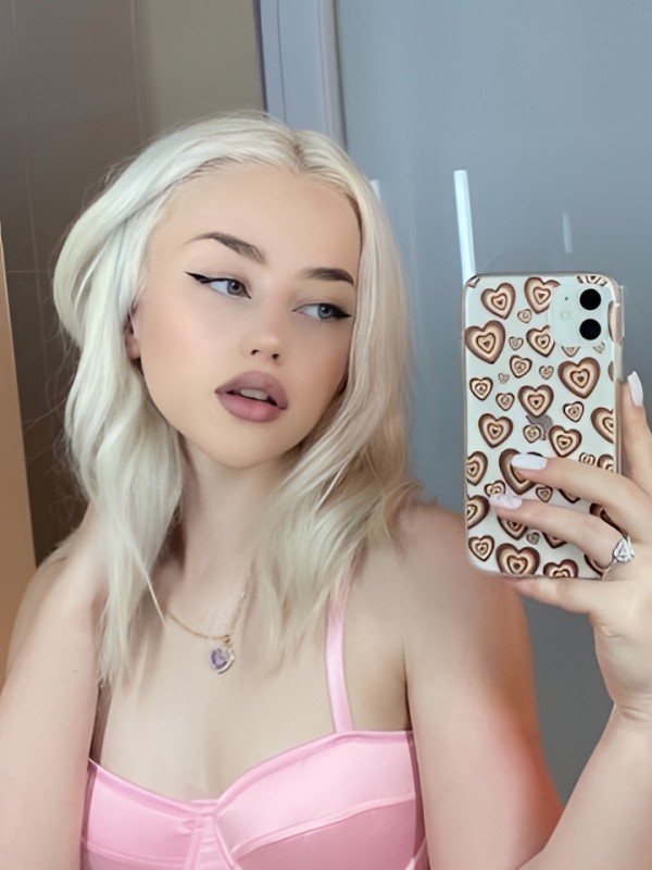 Нелли привлекательная девушка из Томска цена от 2000 руб