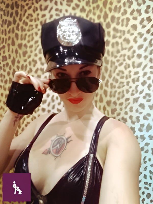 Софа привлекательная девушка из Томска цена от 2500 руб