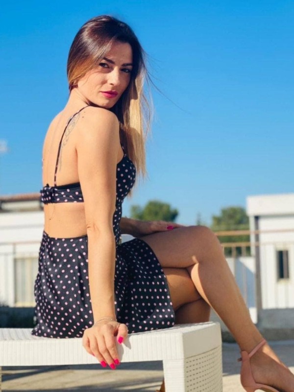 Оксана привлекательная девушка из Томска цена от 3500 руб